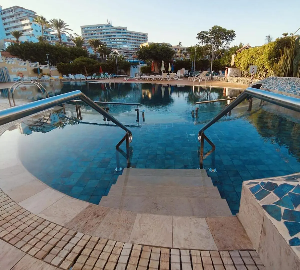 Alejandro Apartament Neptuno location